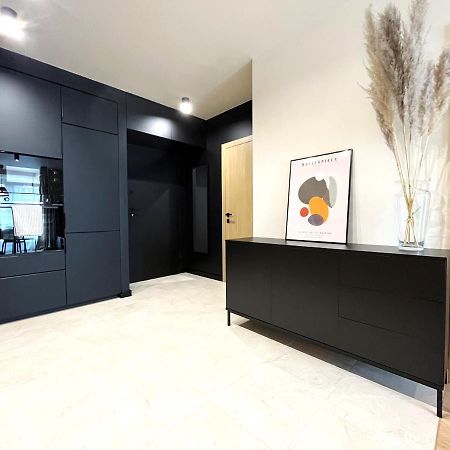 Wyszynskiego Apartment - Self Check-In 20H - Parking &Lift Вроцлав Екстер'єр фото