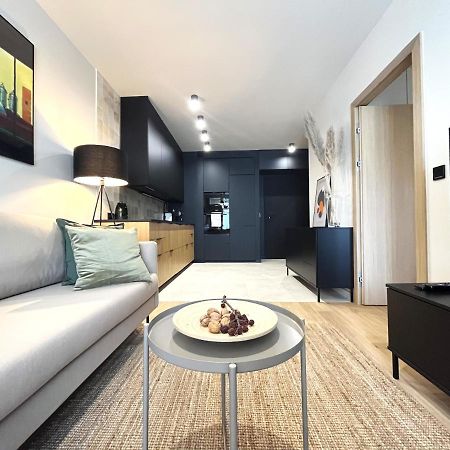 Wyszynskiego Apartment - Self Check-In 20H - Parking &Lift Вроцлав Екстер'єр фото