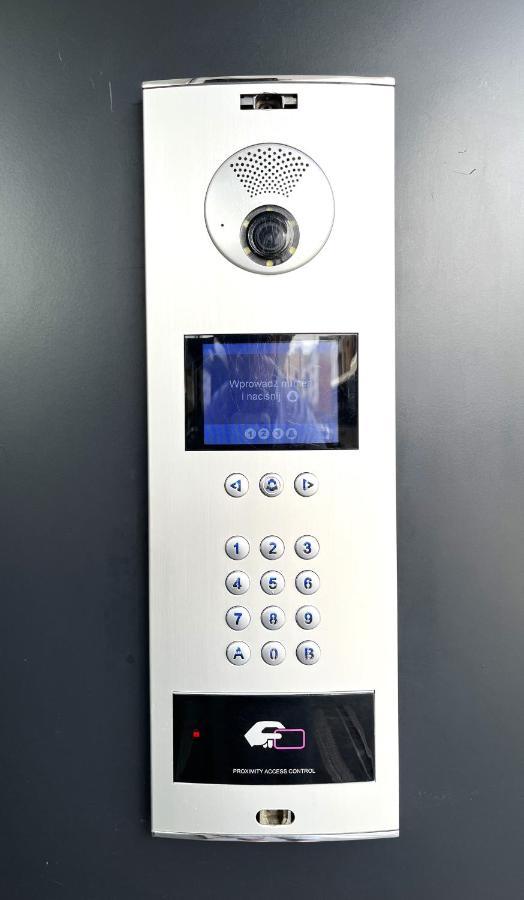 Wyszynskiego Apartment - Self Check-In 20H - Parking &Lift Вроцлав Екстер'єр фото