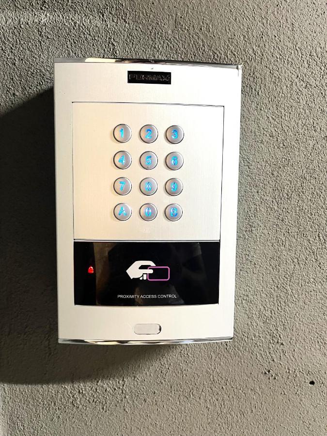 Wyszynskiego Apartment - Self Check-In 20H - Parking &Lift Вроцлав Екстер'єр фото